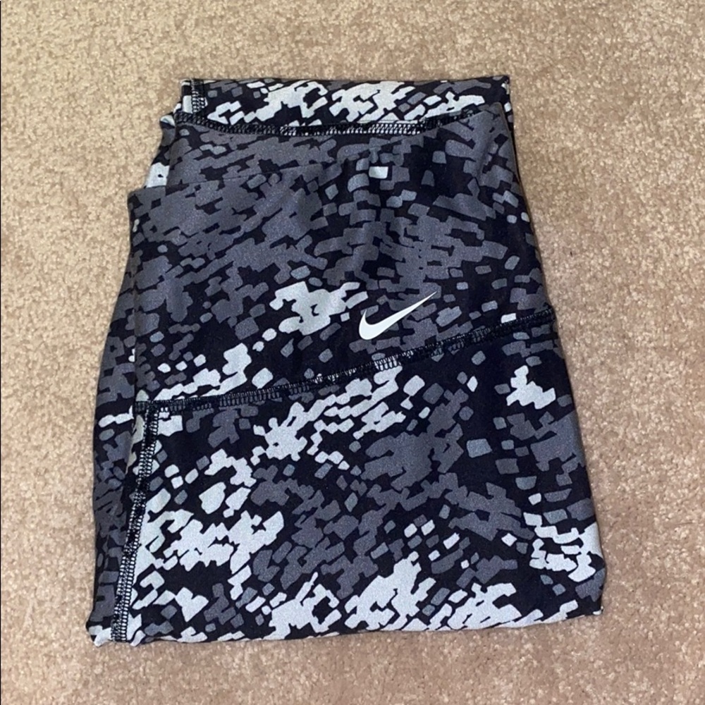 Nike leggings💗💗 - Picture 6 of 9